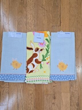 CELEBRATE TOGETHER BRAND SPRING & EASTER KITCHEN HAND TOWELS BUNDLE OF 4 TOWELS